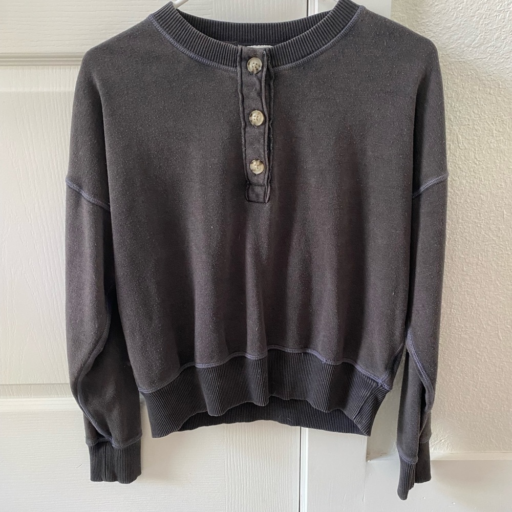 American Eagle Charcoal Colored Sweatshirt, Size: small, isn’t sold anymore.